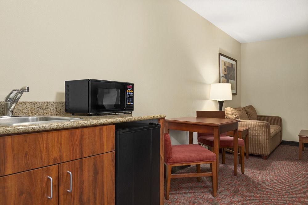 Hampton Inn Potomac Mills וודברידג' מראה חיצוני תמונה