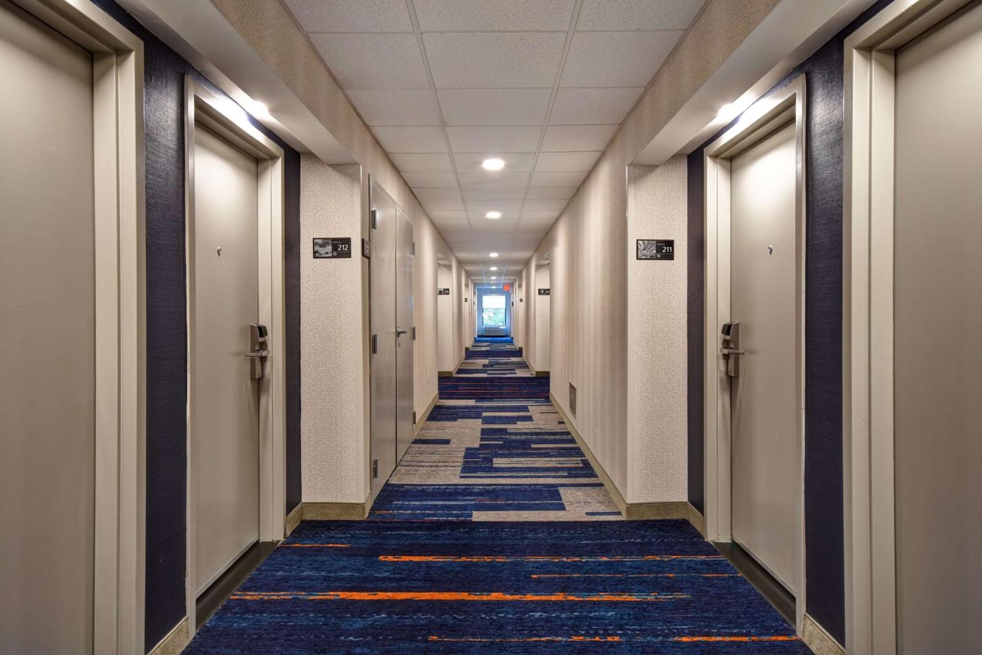 Hampton Inn Potomac Mills וודברידג' מראה חיצוני תמונה